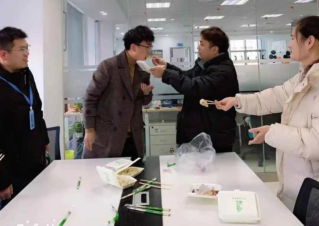 今天是冬至，來首佳吃餃子呀~