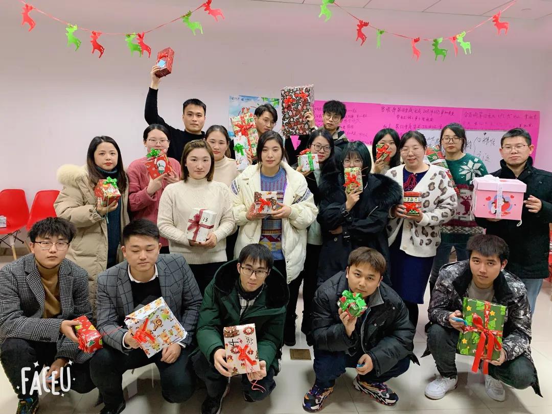 首佳祝大家新年快樂，佳節(jié)如意~